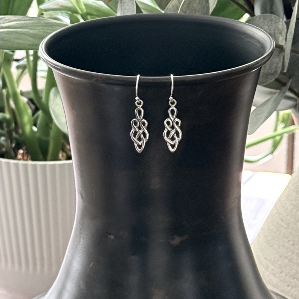 Dainty 925 Sterling Silver Celtic Dangle Earrings! NEW! - Picture 5 of 5